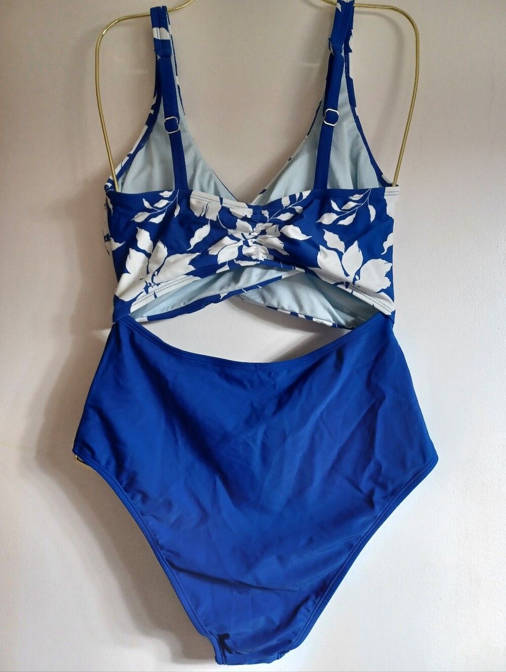 Cupshe Blue and White Floral One-Piece Swimsuit M - Picture 2 of 6